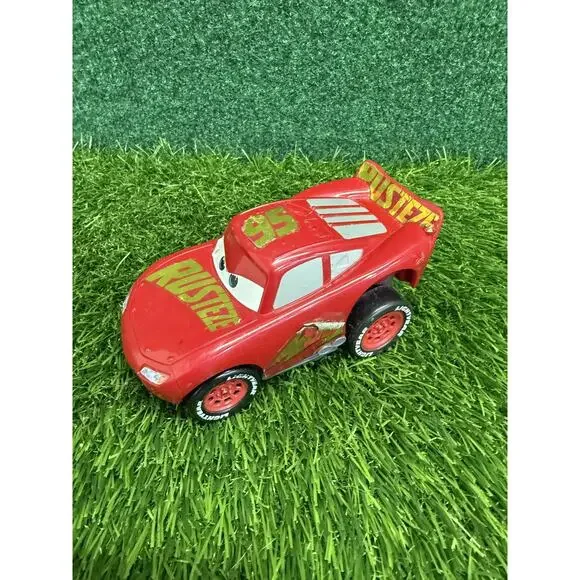 Disney Pixar Cars Lightning McQueen Red Rust-eze Toy Car Mattel 2018 China - Picture 2 of 7